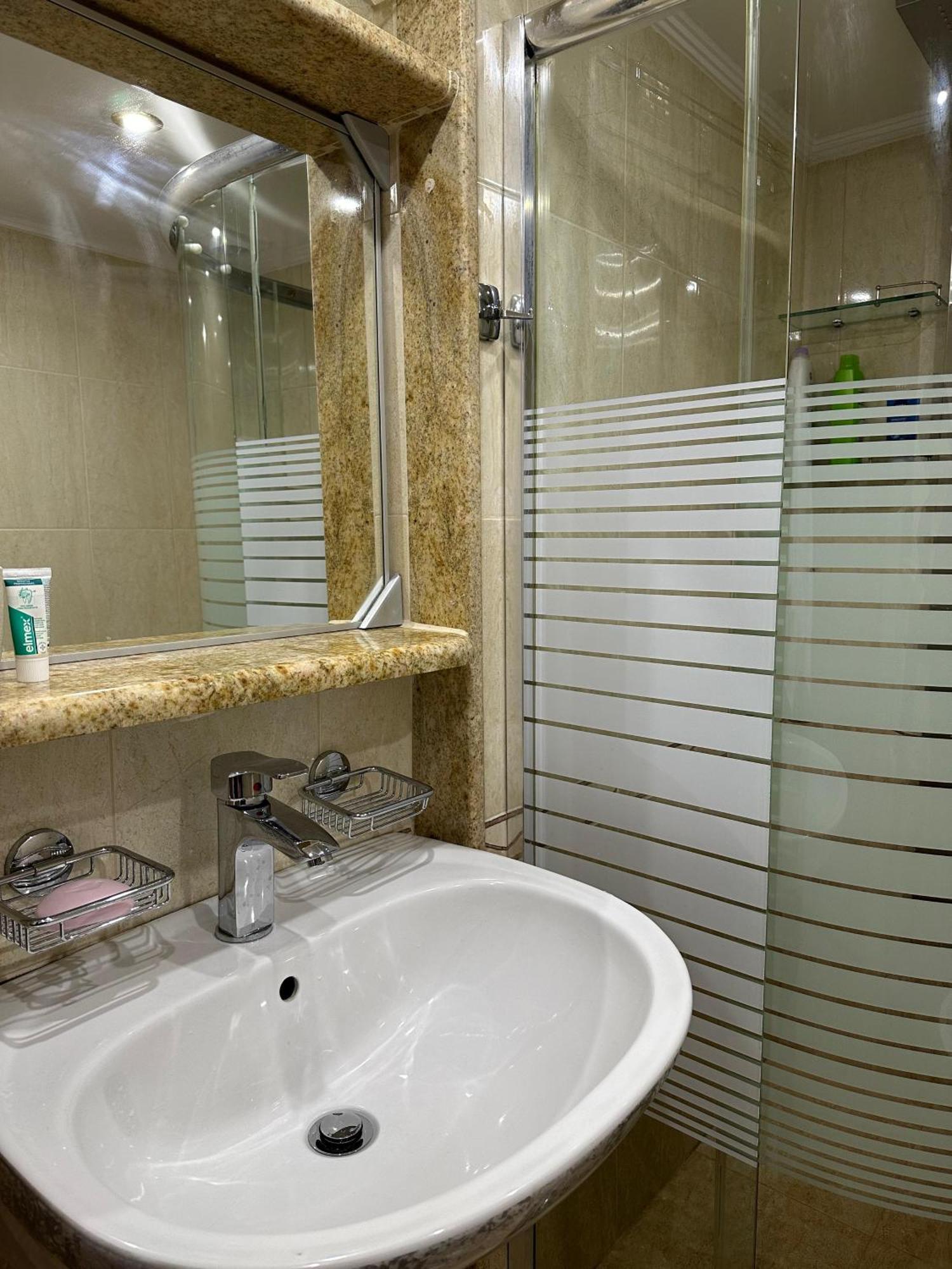 Sea View Apartament. Luxury Area In Durres Beach.公寓 外观 照片